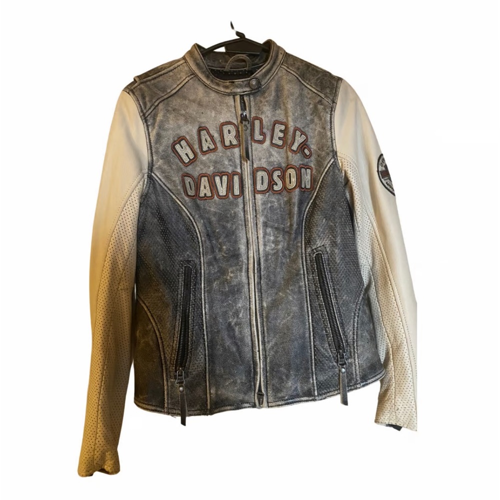 Rare Vintage Harley Davidson Ridgeway leather jacket for women.